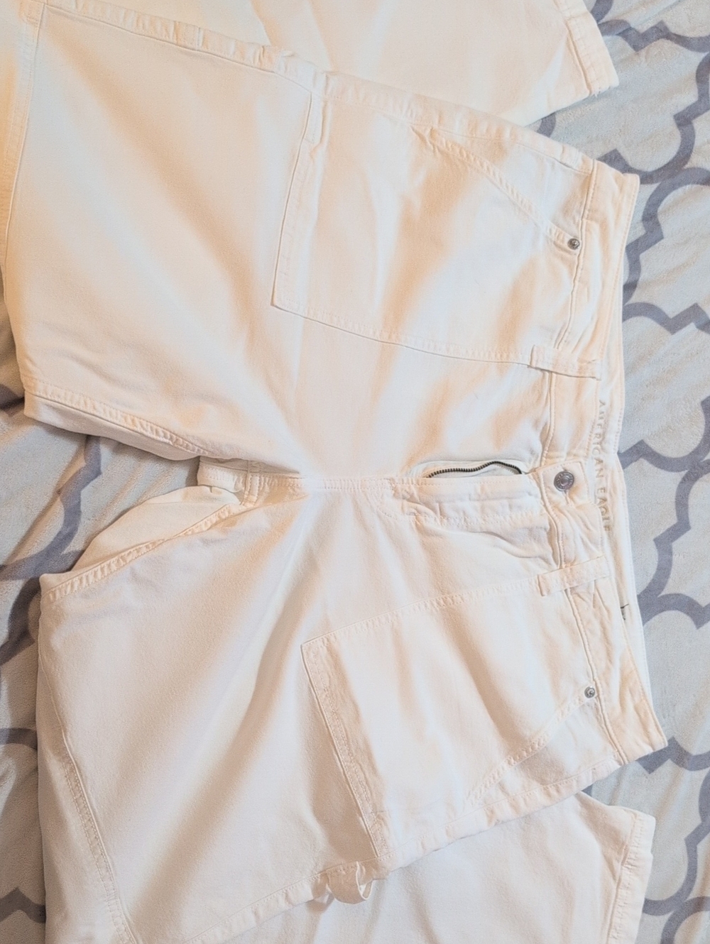 American Eagle Outfitters White Cream-Stretch High Rise Straight Jeans